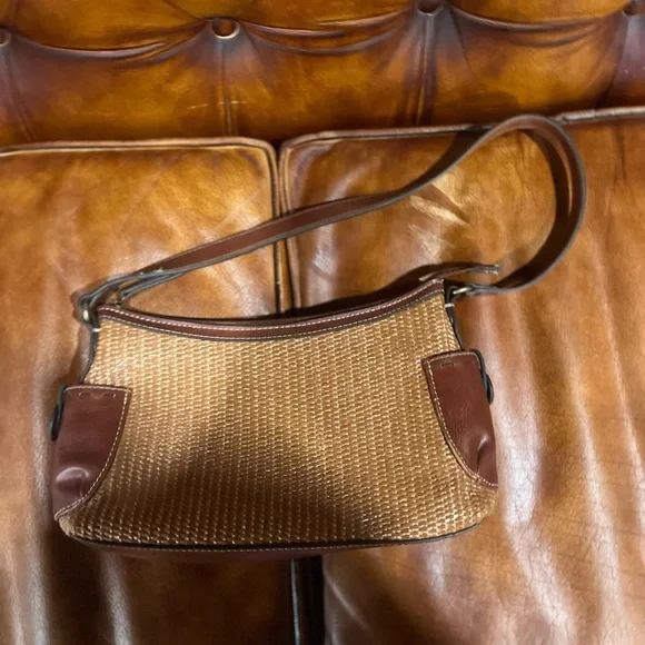 Madison Studio handbag in GUC - Picture 4 of 6